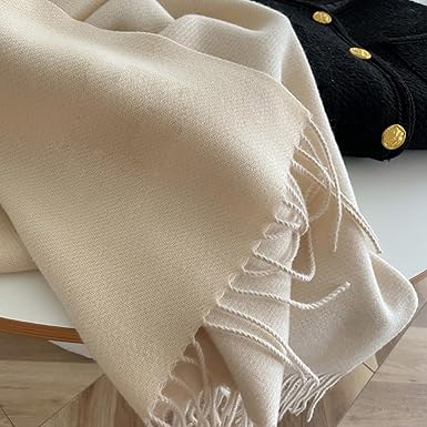 Bufanda Larga para Mujer con Flecos Beige