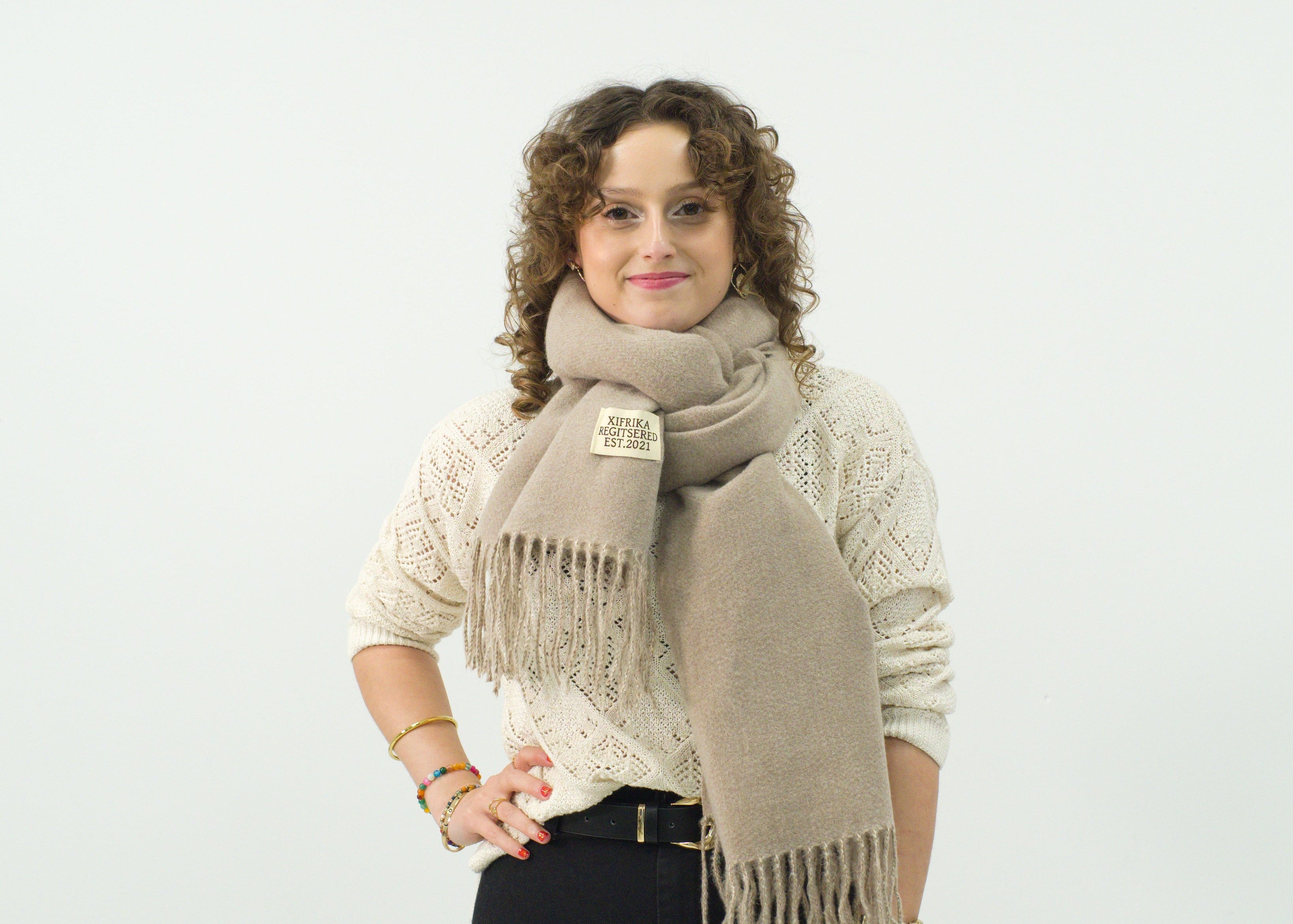 Bufanda larga para mujer con flecos