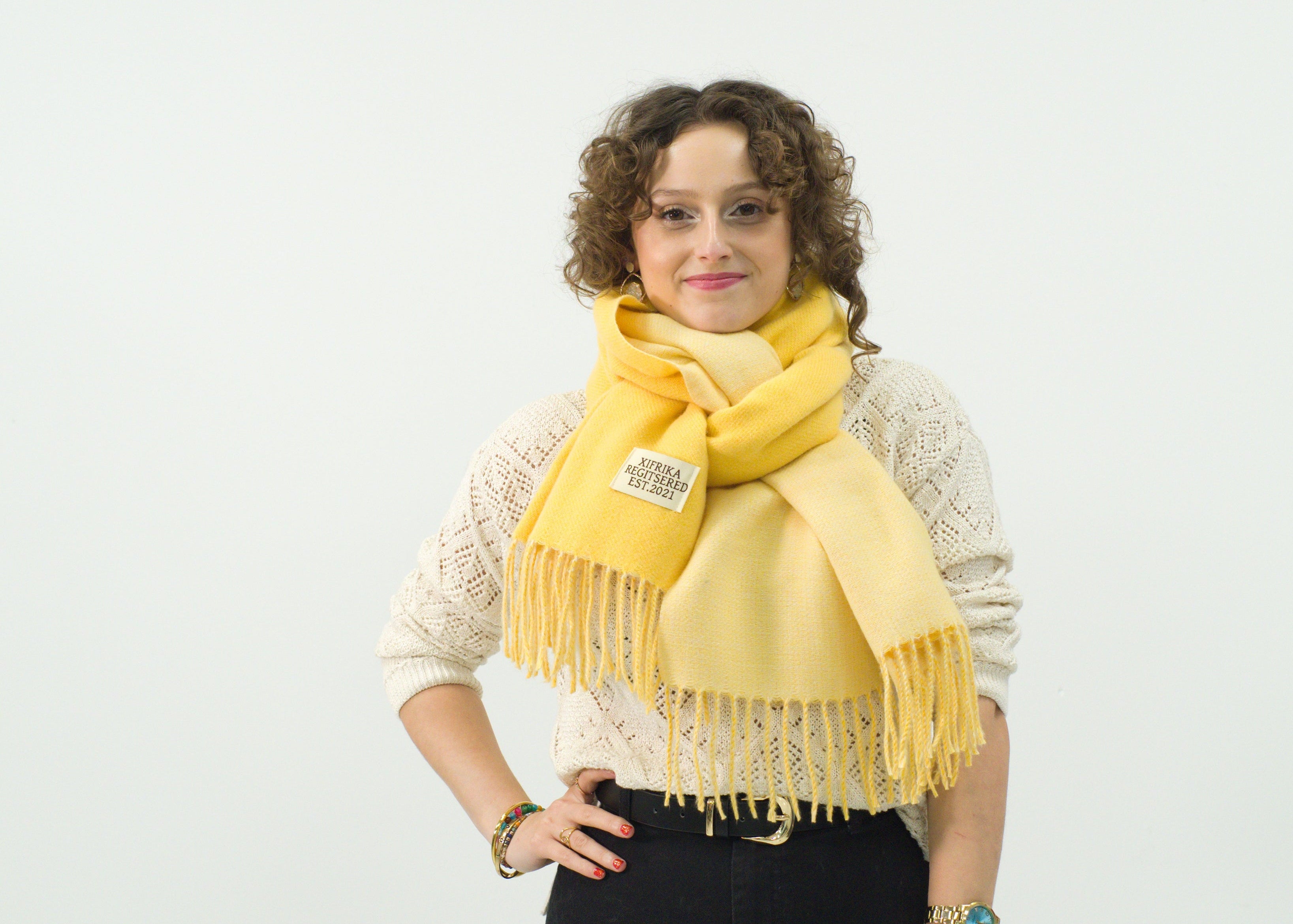 Bufanda larga para mujer con flecos