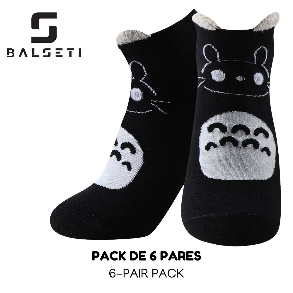 Calcetines tobilleros de gatos con orejitas sobre varios colores