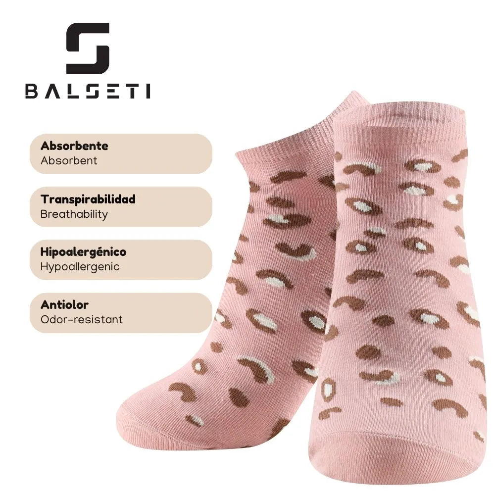 Calcetines tobilleros de leopardo sobre varios colores
