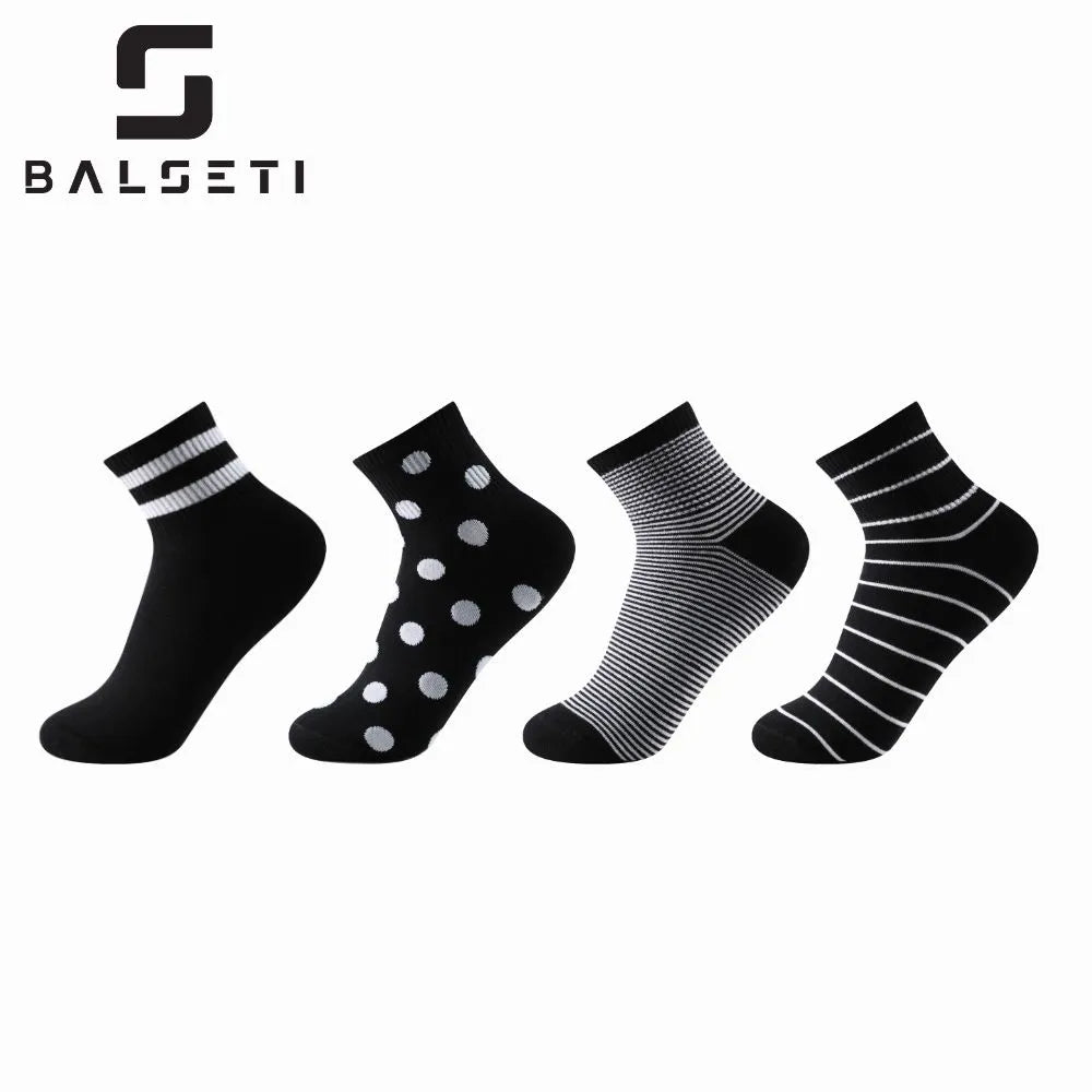 Calcetines tobilleros de rayas y lunares en blanco y negro