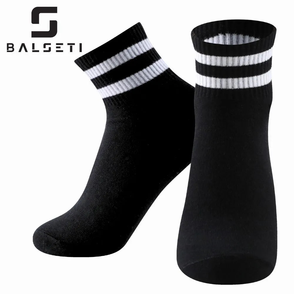 Calcetines tobilleros de rayas y lunares en blanco y negro