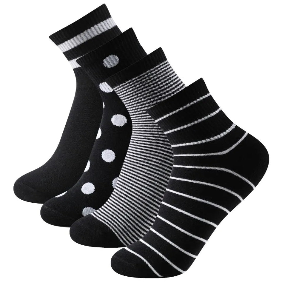 Calcetines tobilleros de rayas y lunares en blanco y negro